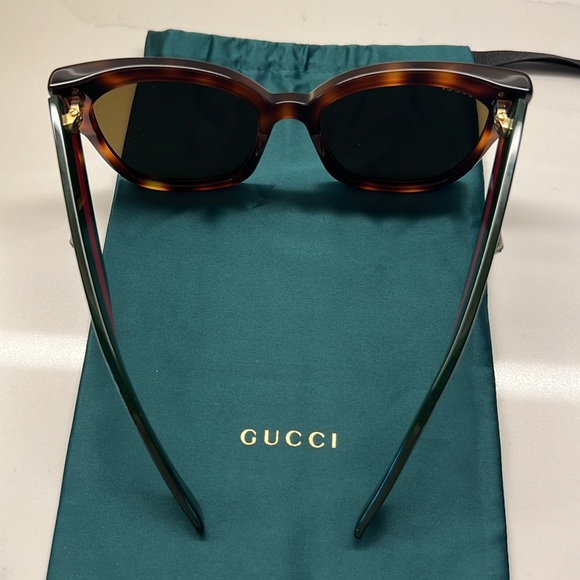 Gucci Sunglasses new with case, dust bag, and dust cloth. - Picture 6 of 17